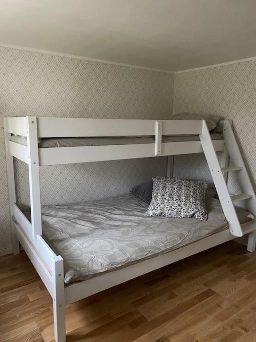 Mindre Laegenhet I En Lantlig Miljoe I Skrea Apartment ฟัลเคนเบิร์ก ภายนอก รูปภาพ